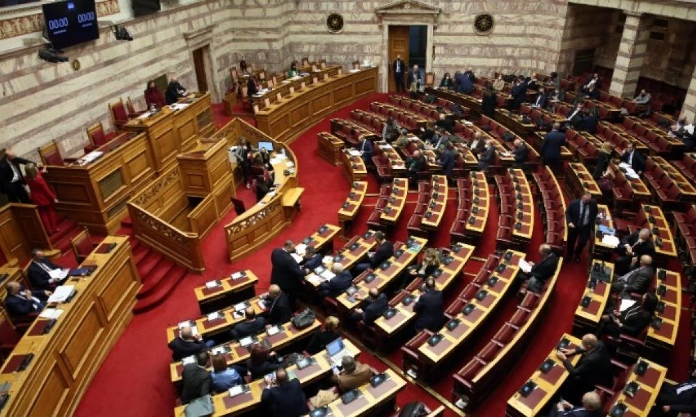 Βουλή: Κυρώθηκε η ΠΝΠ που θεσπίζει την φορολογική απαλλαγή του πτητικού επιδόματος